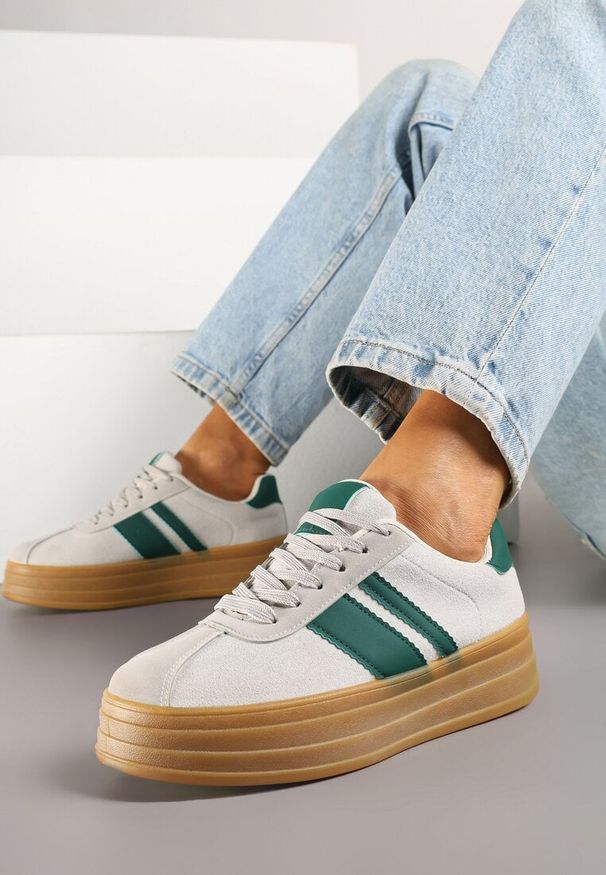 Born2be - Beżowe Sneakersy w Stylu Klasycznych Tenisówek z Ozdobnymi Paskami Dellien. Okazja: na co dzień. Zapięcie: pasek. Kolor: beżowy. Materiał: jeans