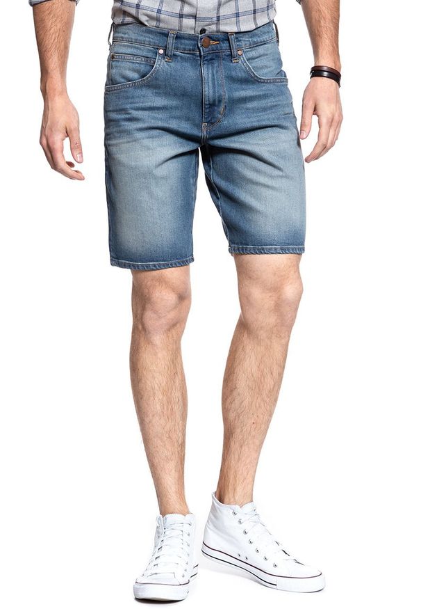 Wrangler - KRÓTKIE SPODENKI WRANGLER REGULAR SHORT GREEN LAGOON W15UX475C 112127159. Materiał: jeans, skóra. Długość: krótkie