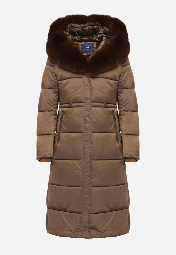 Born2be - Brązowa Długa Kurtka Puchowa z Pikowanymi Przeszyciami i Kapturem z Futrem Zevea. Okazja: na co dzień, na spacer. Kolor: brązowy. Materiał: futro, puch. Długość: długie. Styl: casual, elegancki