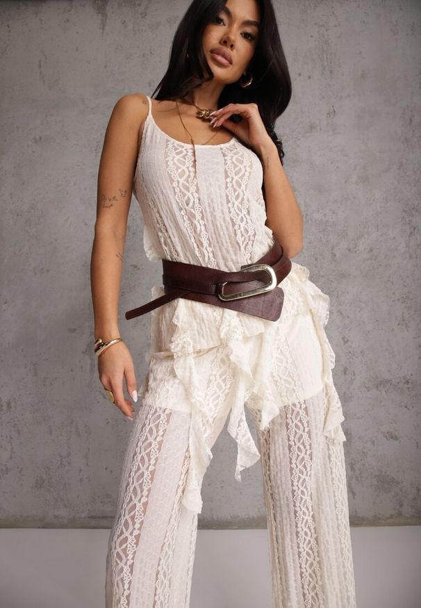 Renee - Beżowy Eteryczny Komplet z Koronką i Falbankami Top i Spodnie Wide Leg Pretilaine. Kolor: beżowy. Materiał: koronka. Wzór: koronka