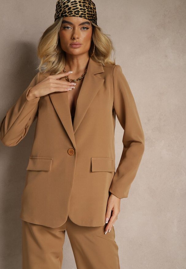 Renee - Brązowa Pudełkowa Marynarka z Imitacją Kieszeni Vivisae. Okazja: na co dzień, do pracy. Kolor: brązowy. Materiał: jeans. Styl: casual