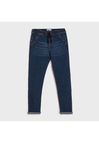 Sinsay - Jeansowe joggery - Granatowy. Kolor: niebieski. Materiał: jeans #1