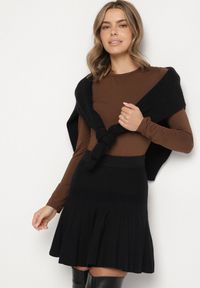 Born2be - Czarna Rozkloszowana Spódnica z Wiskozą i Wysokim Stanem Salinatia. Okazja: na co dzień. Stan: podwyższony. Kolor: czarny. Materiał: wiskoza. Styl: casual, klasyczny, elegancki #6