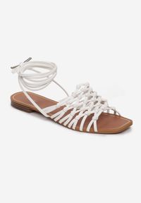 Born2be - Białe Sandały Nephelea. Nosek buta: otwarty. Kolor: biały. Obcas: na obcasie. Wysokość obcasa: niski