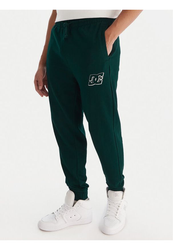DC Shoes Spodnie dresowe ADYFB03072 GTP0 Zielony Regular Fit. Kolor: zielony. Materiał: bawełna