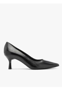 Ryłko - Czarne czółenka na lakierowanej szpilce. Kolor: czarny. Materiał: skóra. Obcas: na obcasie. Styl: street. Wysokość obcasa: średni #1