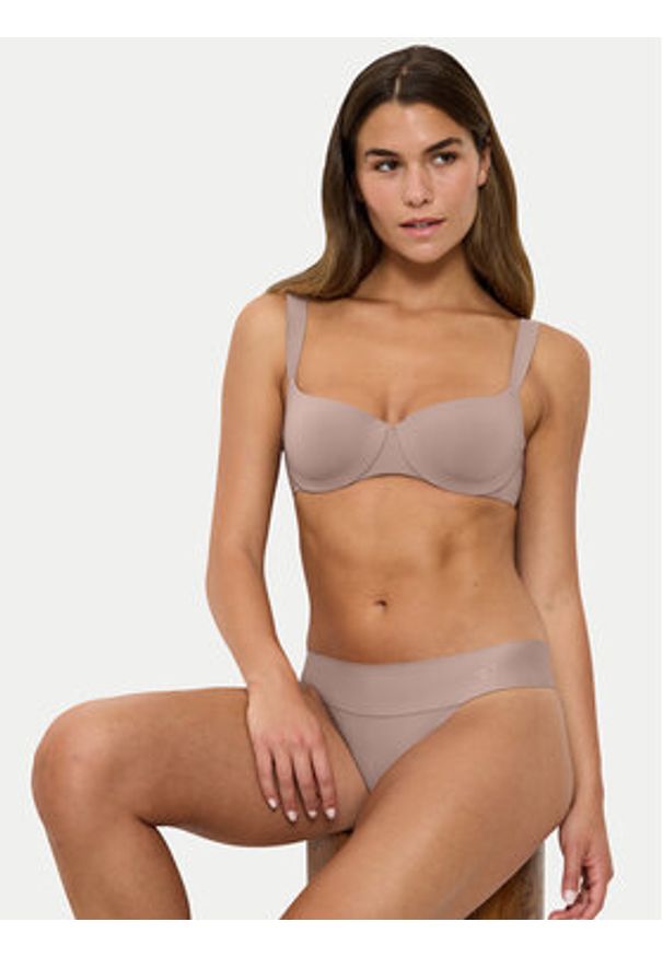 Triumph Biustonosz balkonetka Make-Up Illusion 10217849 Brązowy. Kolor: brązowy. Materiał: syntetyk