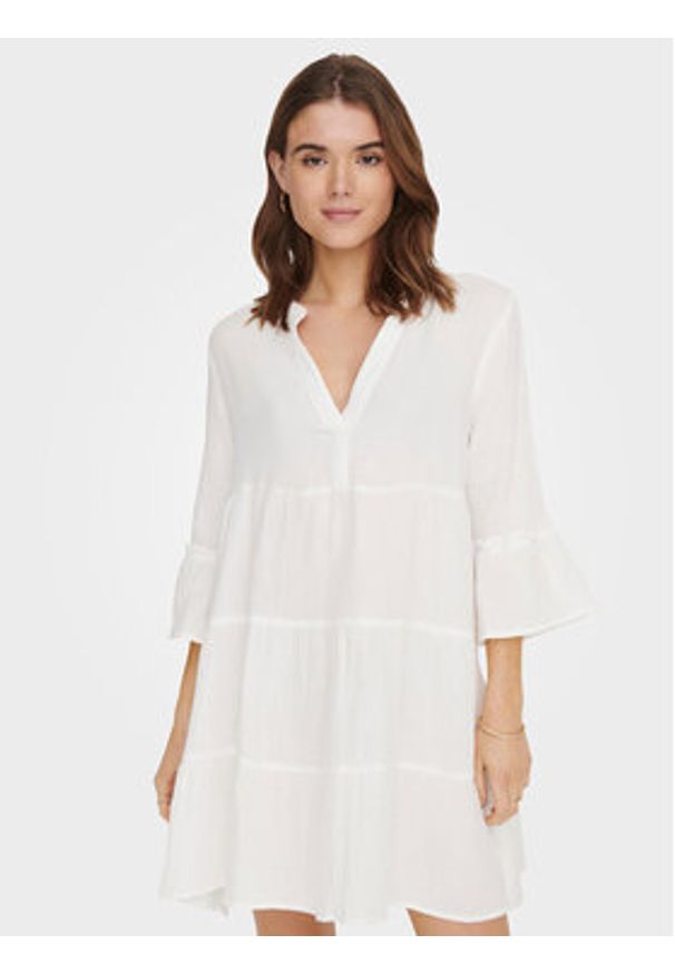 only - ONLY Sukienka letnia Thyra 15267999 Biały Regular Fit. Kolor: biały. Materiał: bawełna. Sezon: lato
