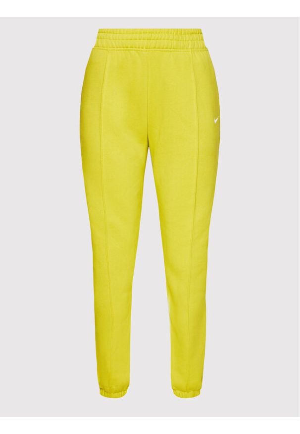 Nike Spodnie dresowe Sportswear Essential BV4089 Zielony Loose Fit. Kolor: zielony. Materiał: bawełna, dresówka