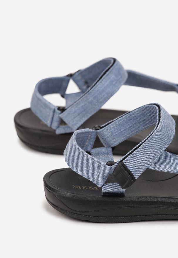 Renee - Jasnoniebieskie Sandały Naerothee. Zapięcie: rzepy. Kolor: niebieski. Materiał: denim, jeans. Wzór: paski