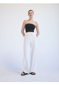 Reserved - Top bandeau - czarny. Kolor: czarny. Materiał: dzianina. Wzór: gładki