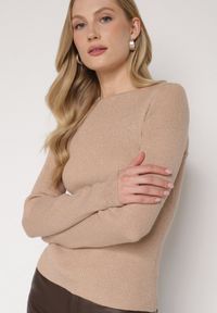 Born2be - Beżowy Sweter z Wiskozą i Metaliczną Nitką Lillanova. Okazja: na co dzień. Kolor: beżowy. Materiał: wiskoza. Długość rękawa: długi rękaw. Długość: długie. Styl: casual #3