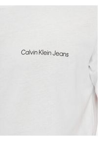 Calvin Klein Jeans T-Shirt J30J323993 Biały Regular Fit. Kolor: biały. Materiał: bawełna #5