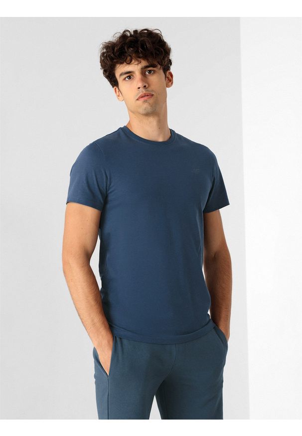 4f - T-shirt regular gładki męski. Kolor: niebieski. Materiał: dzianina. Wzór: gładki