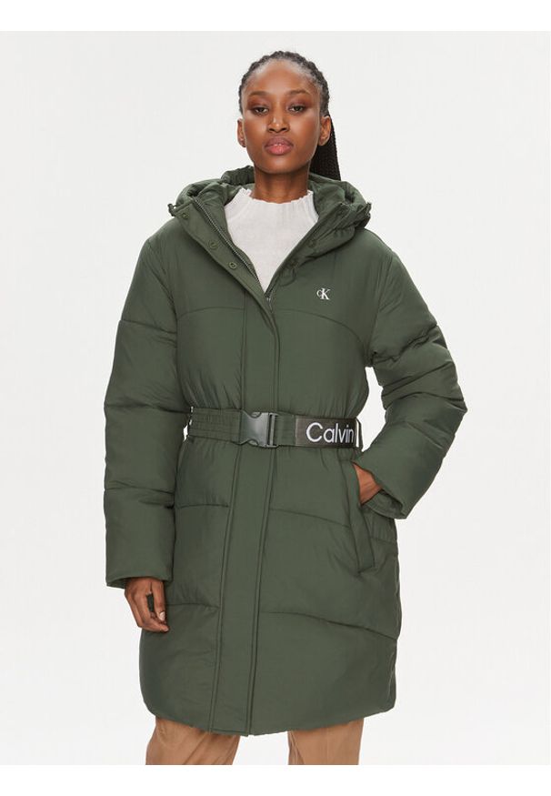 Calvin Klein Jeans Kurtka puchowa J20J221894 Zielony Regular Fit. Kolor: zielony. Materiał: syntetyk. Sezon: zima