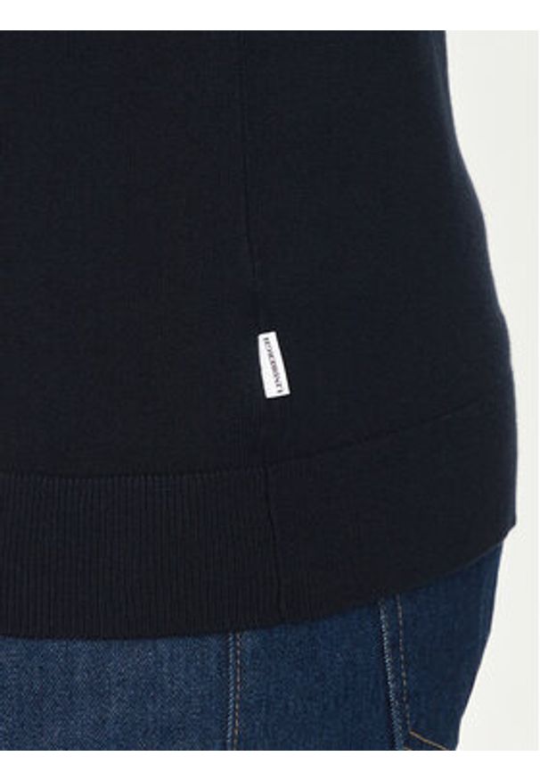 Lindbergh Sweter 30-800173 Granatowy Slim Fit. Kolor: niebieski. Materiał: wiskoza