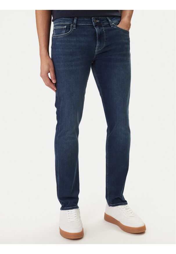 Guess Jeansy M6RAS2 D0632 Niebieski Slim Tapered Fit. Kolor: niebieski