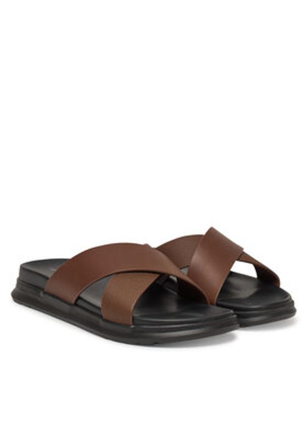 TOMMY HILFIGER - Tommy Hilfiger Klapki D Density Hilfiger Lth Cc Sand FM0FM05358 Brązowy. Kolor: brązowy. Materiał: skóra