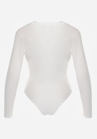 Born2be - Białe Body z Wiskozą i Kopertowym Dekoltem Candletree. Okazja: na co dzień. Kolor: biały. Materiał: wiskoza. Wzór: aplikacja. Styl: casual, elegancki #8