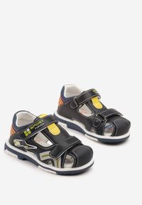 Born2be - Granatowe Sandały z Geometrycznym Wzorem Linasenia. Okazja: na co dzień. Zapięcie: rzepy. Kolor: niebieski. Wzór: geometria. Styl: klasyczny, casual #3
