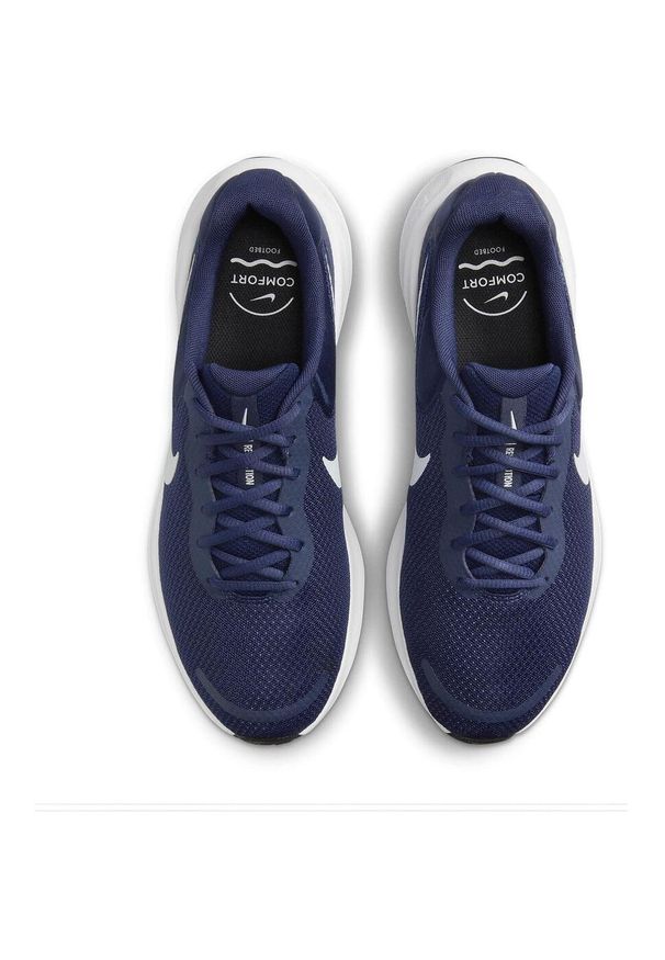 Buty do biegania męskie Nike Revolution 7. Zapięcie: sznurówki. Kolor: biały, wielokolorowy, niebieski. Materiał: materiał, syntetyk, tkanina. Szerokość cholewki: normalna. Model: Nike Revolution