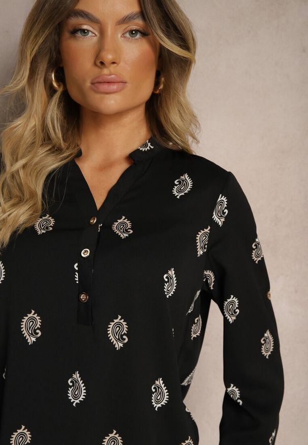 Renee - Czarna Koszula z Drobnym Wzorem Paisley Irithe. Okazja: do pracy, na spotkanie biznesowe, na co dzień. Kolor: czarny. Materiał: jeans. Długość rękawa: długi rękaw. Długość: długie. Wzór: paisley. Styl: casual, elegancki, biznesowy