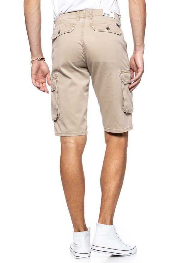 Wrangler - SPODENKI MĘSKIE WRANGLER CARGO SHORT CORNSTALK W15DKC335 112126788. Materiał: bawełna