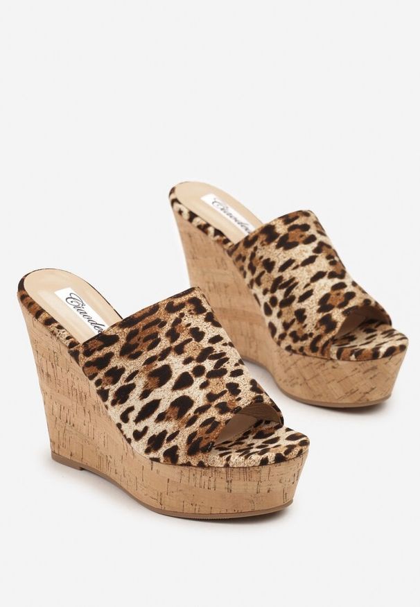 Born2be - Panterkowe Klapki na Koturnie i Platformie Glemissa. Okazja: na co dzień, na spacer. Nosek buta: otwarty. Obcas: na koturnie. Styl: casual, elegancki