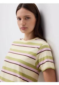 Reserved - T-shirt w paski - wielobarwny. Materiał: bawełna, dzianina. Wzór: paski #1