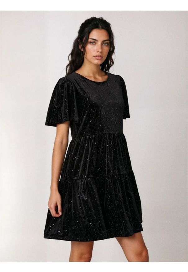 Sinsay - Sukienka bombka z połyskującą aplikacją - czarny. Kolor: czarny. Wzór: aplikacja. Typ sukienki: bombki