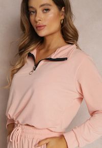 Renee - Różowy 2-częściowy Komplet Dresowy ze Spodniami i Bluzą Erassi. Kolor: różowy. Materiał: dresówka #3
