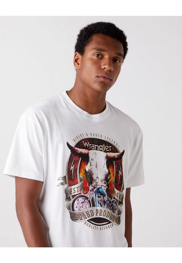 Wrangler - MĘSKI T-SHIRT WRANGLER SS SEASONAL TEE REAL WHITE W7ADGFXW1 112131330