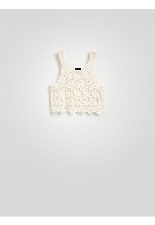 Reserved - Krótki ażurowy top - beżowy. Kolor: beżowy. Materiał: bawełna, dzianina. Długość: krótkie. Wzór: ażurowy