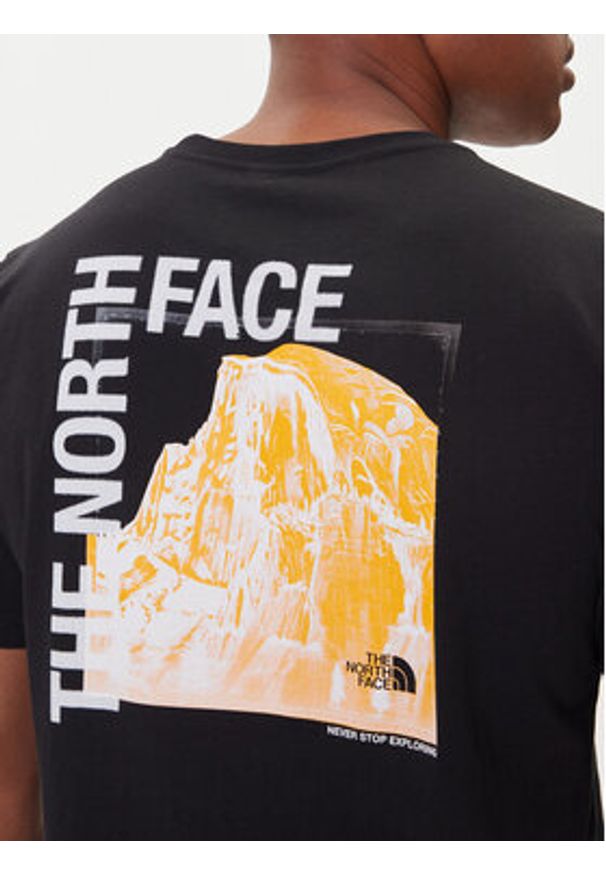 The North Face T-Shirt Half Dome Photo NF0A8EE9 Czarny Regular Fit. Kolor: czarny. Materiał: bawełna