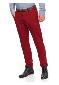 TOP SECRET - Spodnie tkaninowe z paskiem dopasowane. Okazja: na co dzień. Kolor: czerwony. Materiał: tkanina. Sezon: zima. Styl: casual #1