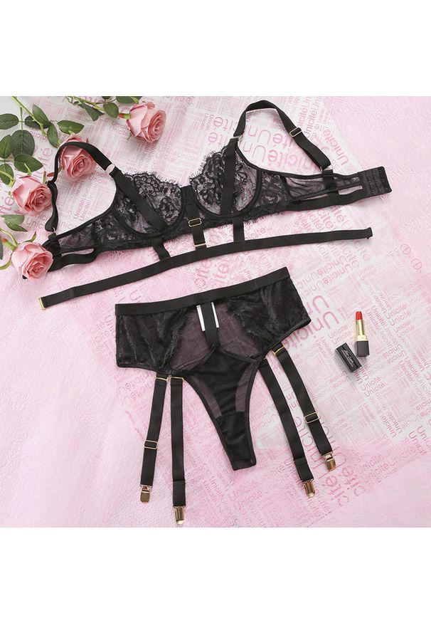 Intica - Komplet bielizny koronkowej na specjalne okazje Hajnal. Kolor: czarny. Materiał: koronka. Wzór: paski