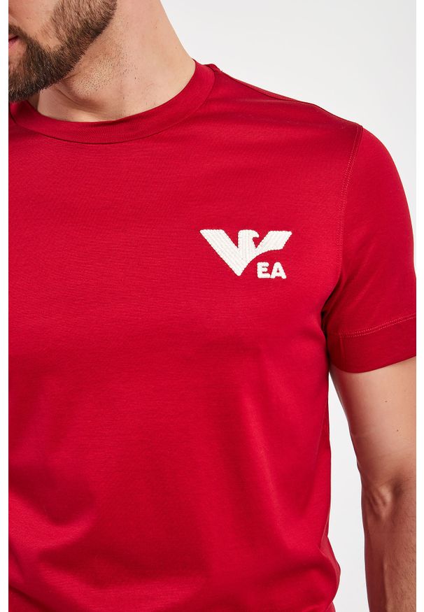 Emporio Armani - T-shirt EMPORIO ARMANI. Długość rękawa: krótki rękaw. Długość: krótkie. Wzór: haft