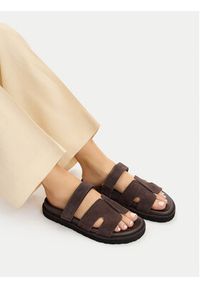 Gino Rossi - GINO ROSSI Klapki C-CLB-P1927A Brązowy ciemny. Kolor: brązowy. Materiał: skóra, zamsz #9