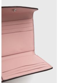Coach portfel skórzany damski kolor różowy. Kolor: różowy. Materiał: skóra #2