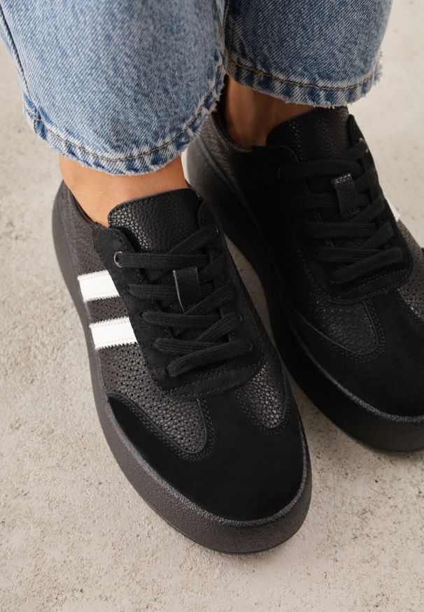 Born2be - Czarne Skórzane Sneakersy na Grubej Podeszwie Ozdobione Paskami i Perforacją Wiefia. Okazja: na co dzień. Zapięcie: pasek. Kolor: czarny. Materiał: skóra. Wzór: aplikacja