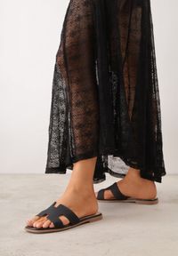 Born2be - Czarne Klapki VICES Casual z Kwadratowym Noskiem i Wycięciami Zepaela. Okazja: na co dzień. Kolor: czarny. Materiał: jeans. Styl: casual #7