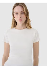 4f - 4F T-shirt slim z modalem damski - biały XS. Okazja: na co dzień. Kolor: biały. Materiał: bawełna, jersey, materiał, dzianina. Długość rękawa: krótki rękaw. Długość: krótkie. Wzór: gładki, ze splotem. Sezon: lato. Styl: klasyczny, sportowy, casual