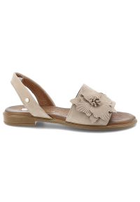 Sandały damskie Armodo, cholewka ze skóry naturalnej odkryta konstrukcja z ozdobnym kwiatem stabilna płaska podeszwa zapewniająca wygodę, beżowe, 404. Okazja: na co dzień. Zapięcie: pasek. Kolor: beżowy. Wzór: kwiaty. Materiał: skóra. Sezon: lato. Obcas: na płaskiej podeszwie. Styl: casual, elegancki. Wysokość obcasa: niski #7