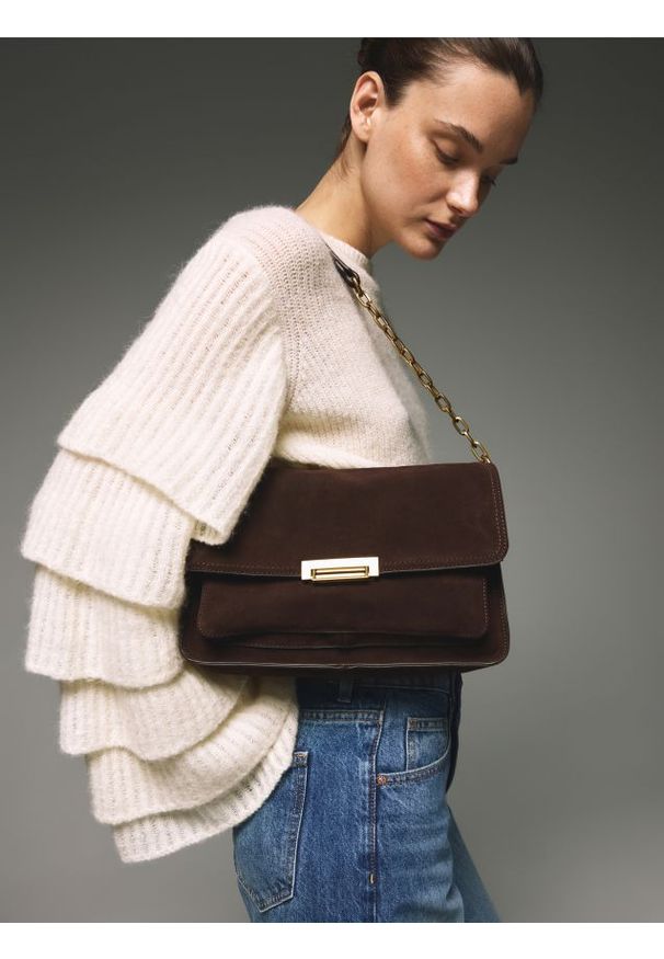 Reserved - Zamszowa torebka na ramię - ciemnobrązowy. Kolor: brązowy. Materiał: zamszowe. Rodzaj torebki: na ramię