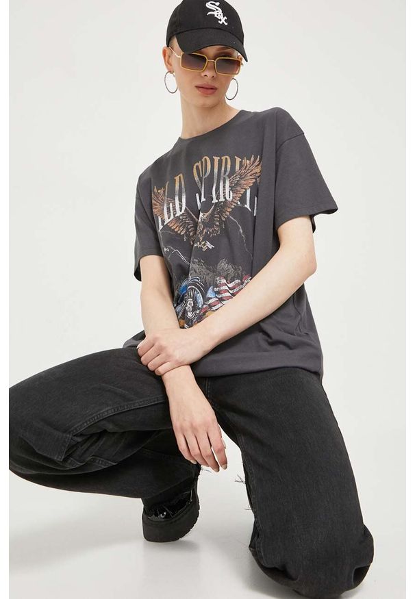 Hollister Co. t-shirt bawełniany kolor szary. Kolor: szary. Materiał: bawełna. Wzór: nadruk. Styl: klasyczny