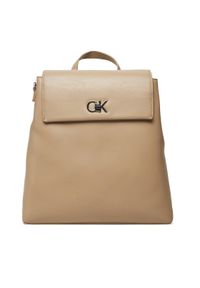 Calvin Klein Plecak Ck Flap Backpack With Conv Strap K60K613038 Beżowy. Kolor: beżowy. Materiał: skóra
