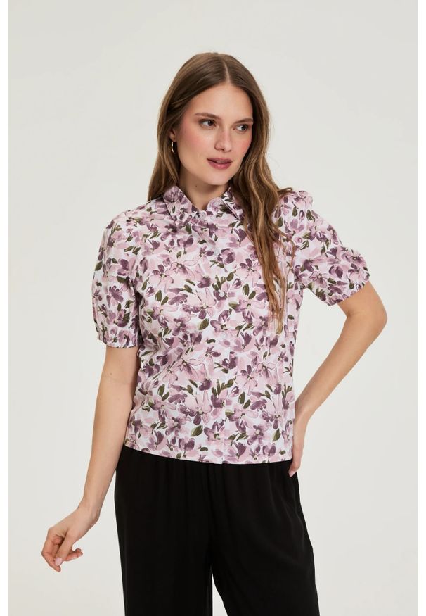 MOODO - Koszula z bufiastymi rękawami fioletowa. Kolor: fioletowy. Materiał: bawełna, elastan, poliester