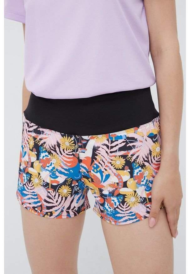 The North Face szorty sportowe International Women's Day damskie wzorzyste high waist. Stan: podwyższony. Materiał: włókno, skóra, materiał. Styl: sportowy