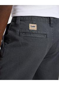 Lee - LEE MĘSKIE SPODNIE MATERIAŁOWE RELAXED WORKWEAR CHINO DARK MUTE GRAY 112355785 L78K008531. Materiał: materiał #4