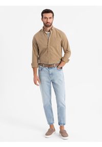 Ombre Clothing - Męska koszula bawełniana REGULAR FIT z kieszenią - jasnobrązowa V2 - Rozmiar: XL. Typ kołnierza: kołnierzyk klasyczny. Kolor: brązowy. Materiał: bawełna. Długość rękawa: długi rękaw. Długość: długie. Styl: klasyczny